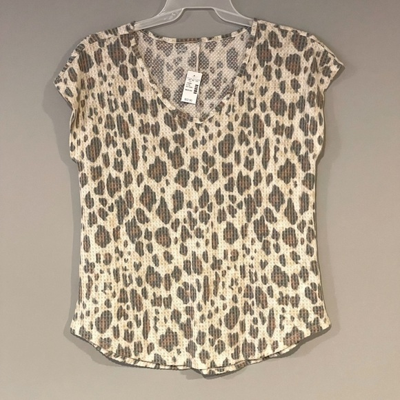 𝅺nwt Maurices size M 24/7 leopard print shirt - Picture 1 of 4